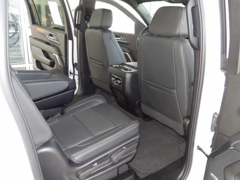 Used 2025 GMC Yukon XL Denali image 28