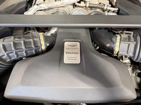 Used 2019 Aston Martin V8 Vantage Coupe RWD image 21