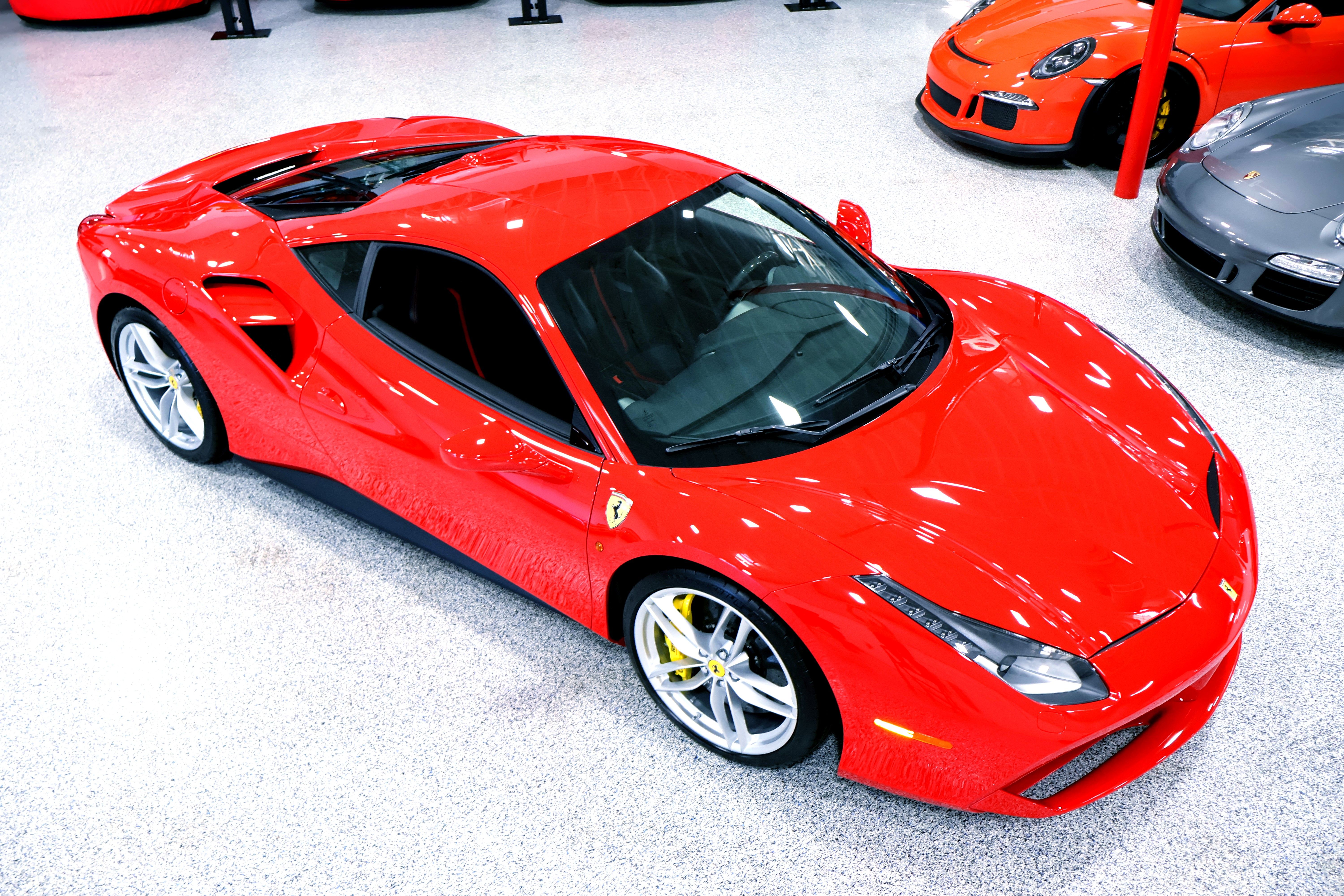 Used 2018 Ferrari 488 GTB RWD image 8