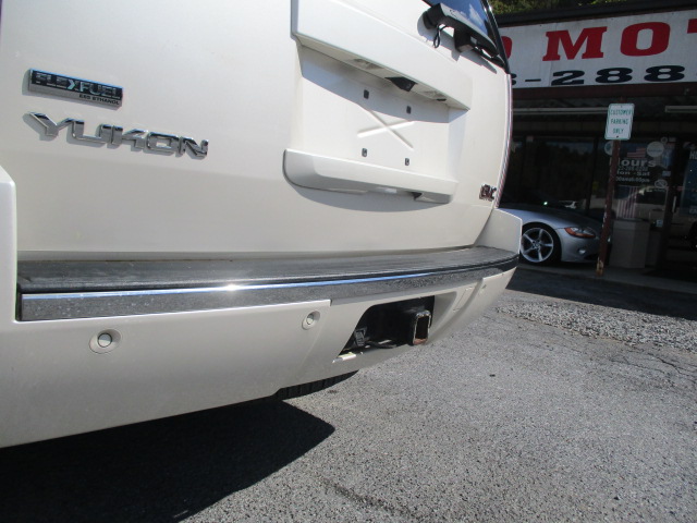 Used 2012 GMC Yukon AWD Denali image 13