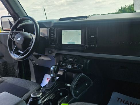 Used 2022 Ford Bronco image 15