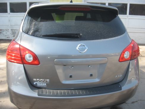 Used 2010 Nissan Rogue image 5