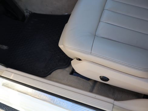 Used 2014 Mercedes-Benz E 350 4MATIC Sport image 18