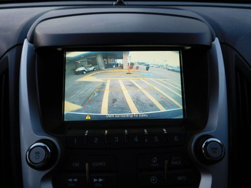 Used 2016 Chevrolet Equinox LT image 18