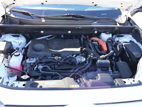 Used 2022 Toyota RAV4 XLE image 32