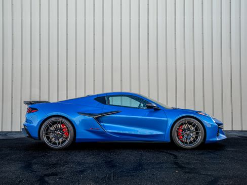 Used 2024 Chevrolet Corvette Z06 image 8