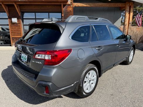 Used 2018 Subaru Outback 2.5i Premium image 5