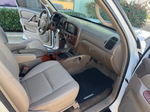 Used 2004 Toyota Tundra Limited image 36