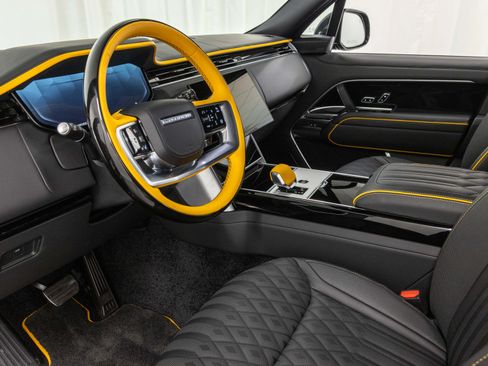 Used 2025 Land Rover Range Rover SE image 34