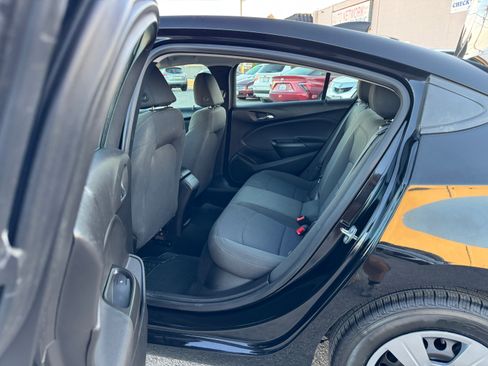 Used 2017 Chevrolet Cruze LS image 21