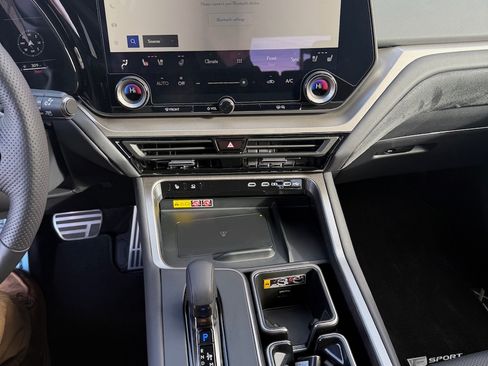 Used 2025 Lexus TX 500h image 22