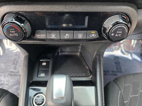 Used 2022 Nissan Kicks SV image 41