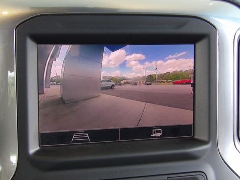 Used 2024 Chevrolet Silverado 2500 Custom image 3