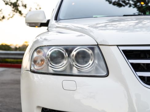 Used 2006 Volkswagen Touareg V10 TDI image 11