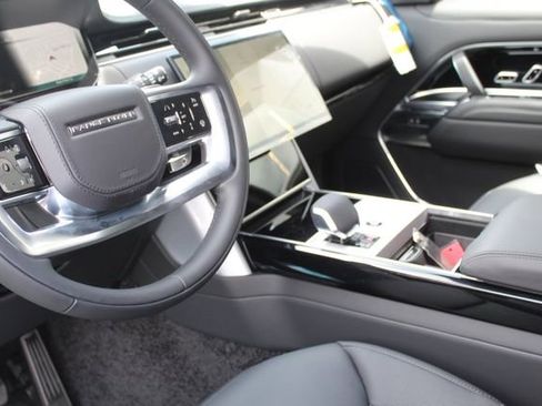 New 2025 Land Rover Range Rover SE image 11