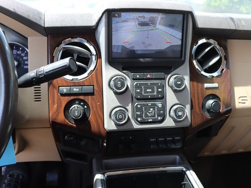 Used 2016 Ford F250 Lariat image 10