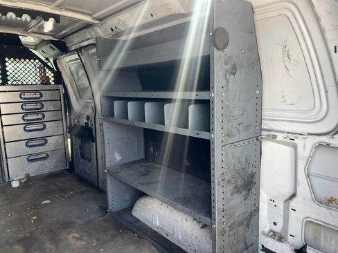 Used 2014 Ford E-350 and Econoline 350 image 13