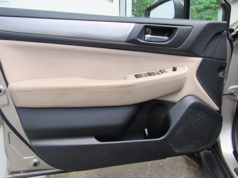 Used 2015 Subaru Outback 2.5i Premium AWD/4WD image 13