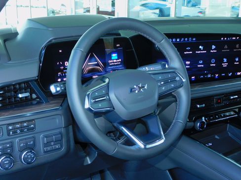 Used 2025 Chevrolet Tahoe Z71 image 7