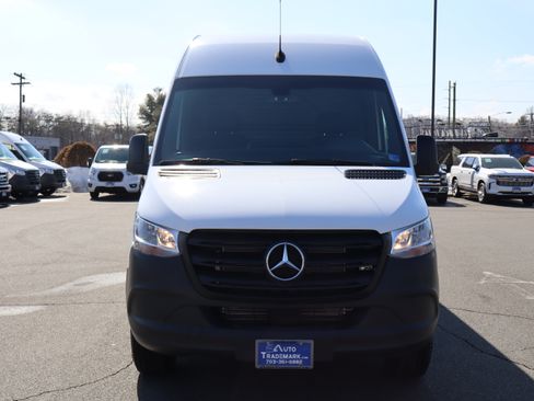 Used 2022 Mercedes-Benz Sprinter 2500 image 3