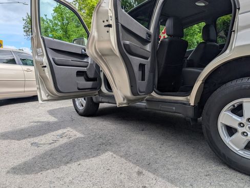 Used 2012 Ford Escape 4WD Limited image 8