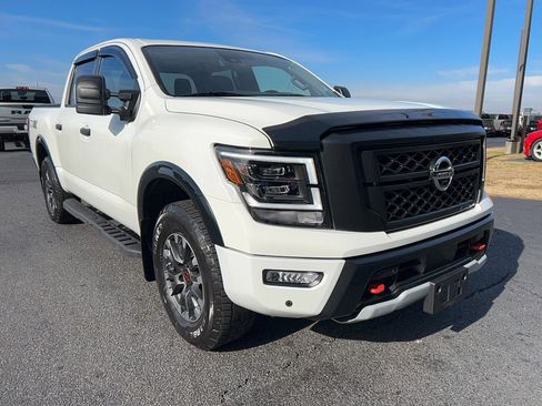 Used 2023 Nissan Titan PRO-4X image 3