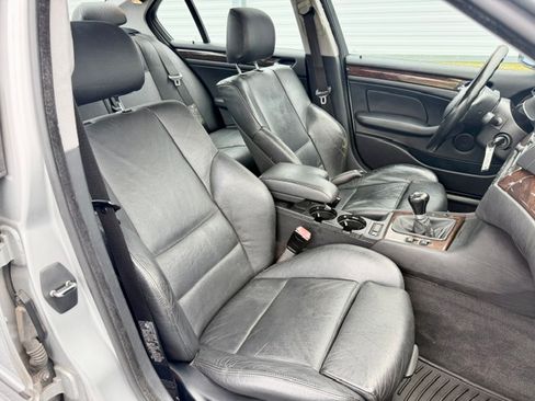 Used 2003 BMW 325i Sedan RWD image 10