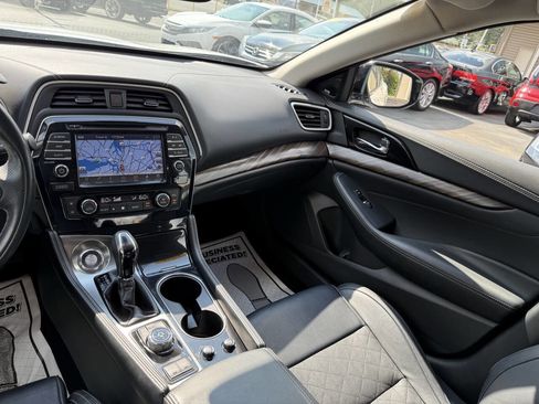 Used 2018 Nissan Maxima Platinum image 13