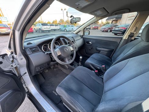 Used 2011 Nissan Versa image 16