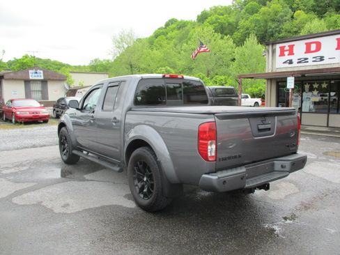 Used 2020 Nissan Frontier 4x4 Crew Cab SV image 8