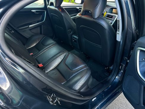 Used 2012 Volvo S60 T5 image 12