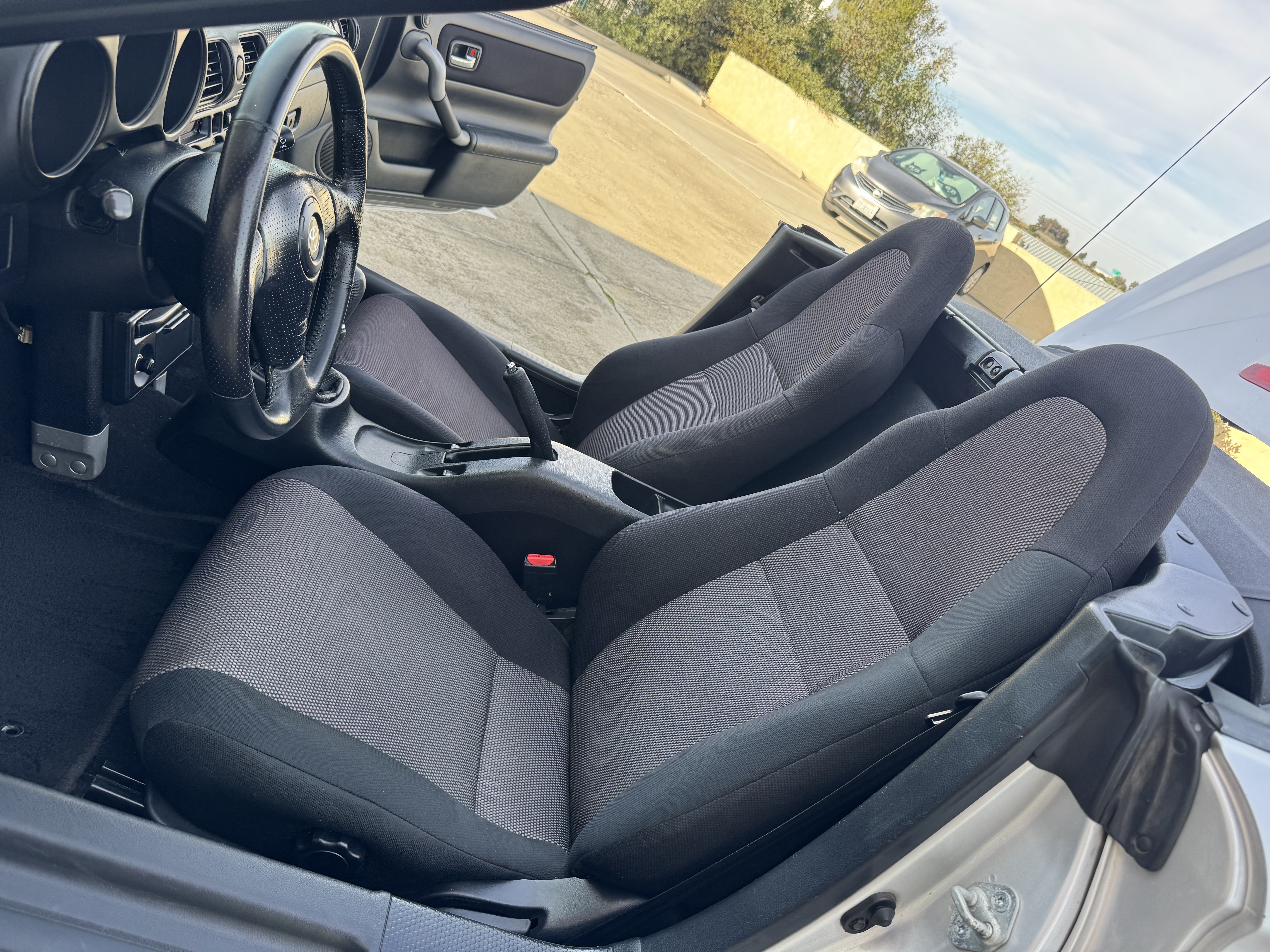 Used 2002 Toyota MR2 Spyder RWD image 37
