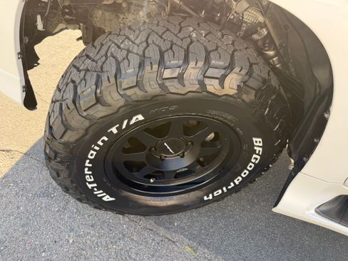 Used 2017 Lexus GX 460 Premium image 14