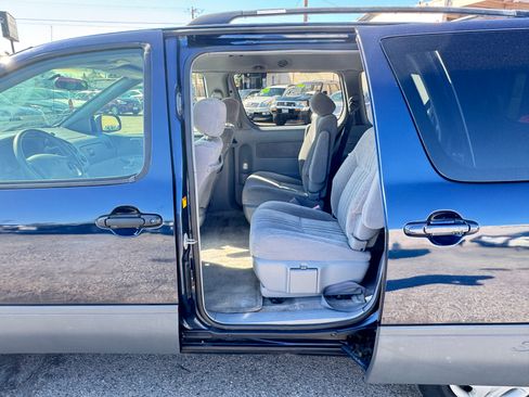 Used 2003 Toyota Sienna CE image 15