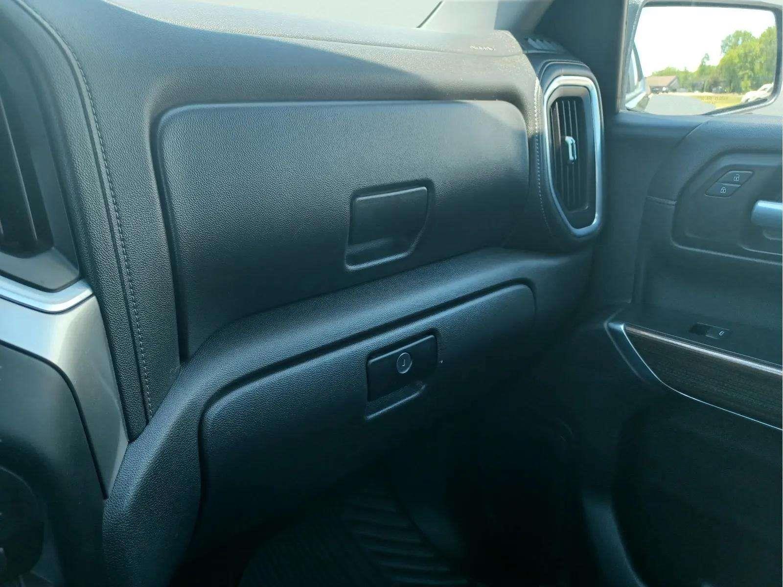Used 2021 Chevrolet Silverado 1500 4x4 Crew Cab LT image 22