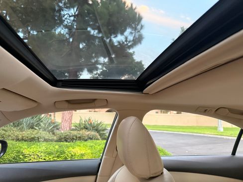 Used 2012 Lexus ES 350 w/ Luxury Pkg & Navigation FWD image 22