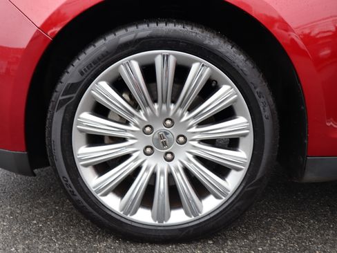 Used 2015 Lincoln MKS Elite image 38