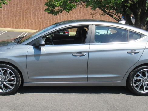 Used 2019 Hyundai Elantra Limited Sedan FWD image 4