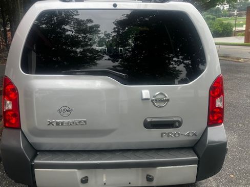 Used 2015 Nissan Xterra 4WD image 5