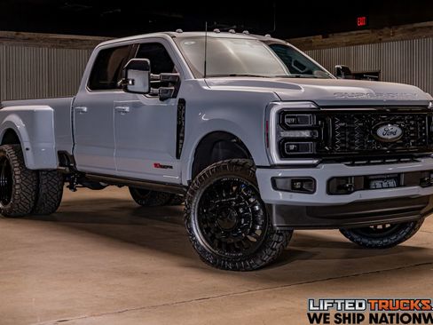 Used 2025 Ford F350 Platinum image 1