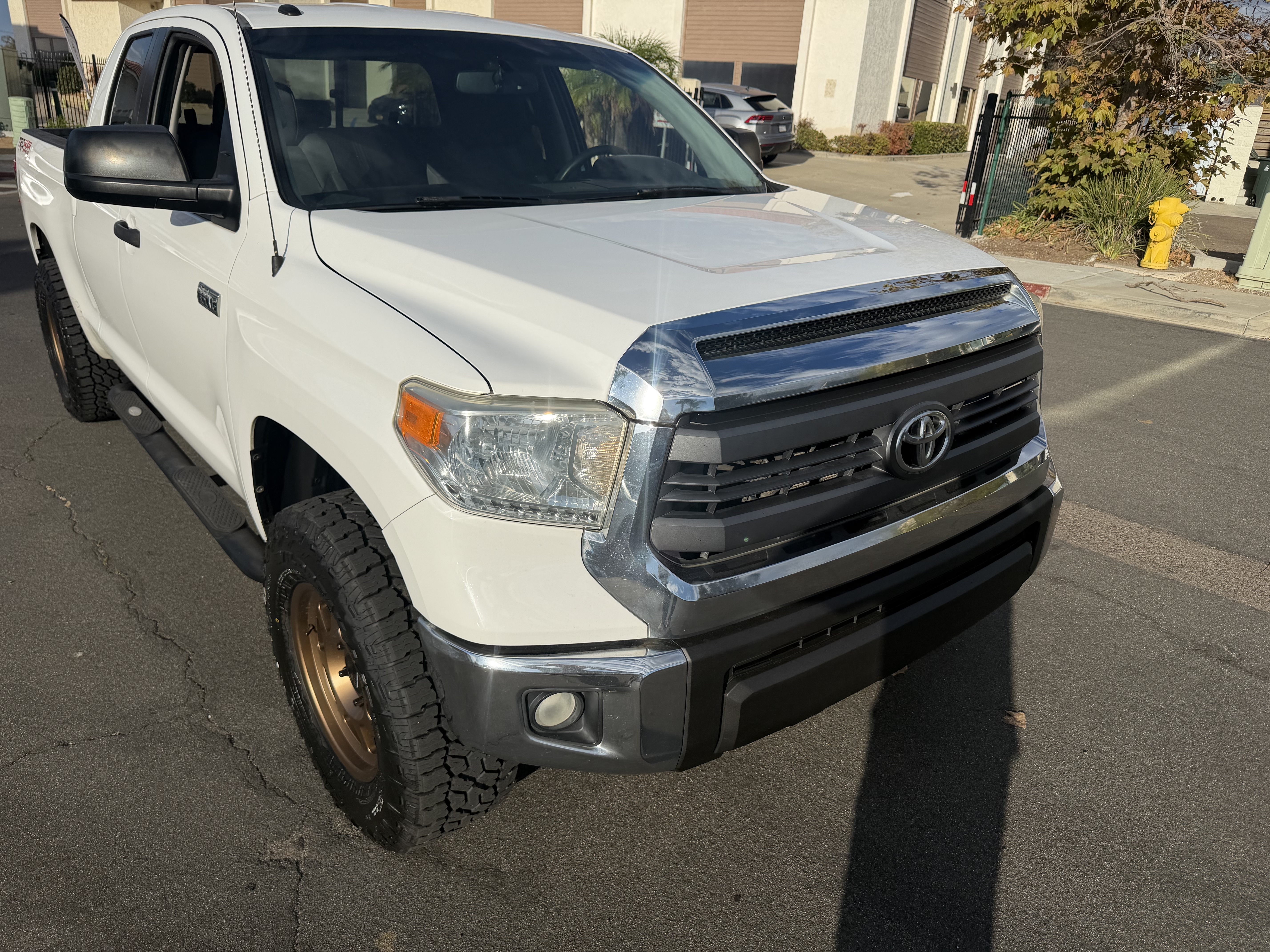 Used 2015 Toyota Tundra 4x4 SR5 w/ TRD Off-Road Pkg image 16