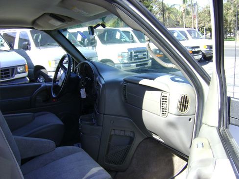 Used 2003 GMC Safari image 11