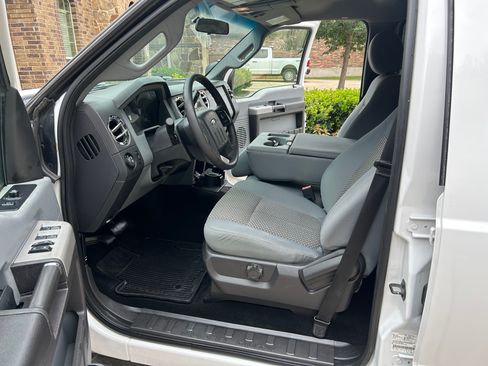 Used 2013 Ford F250 AWD/4WD image 3