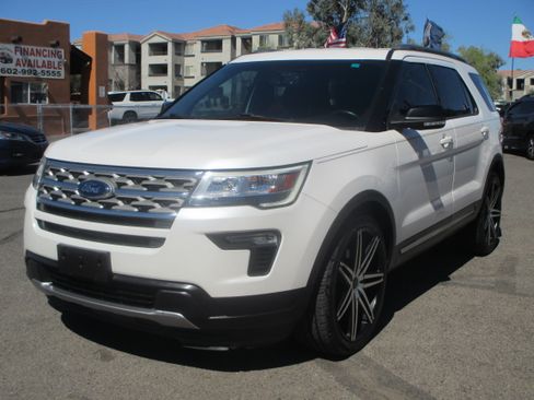 Used 2018 Ford Explorer XLT image 22