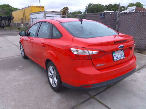 Used 2014 Ford Focus SE Sedan FWD image 3