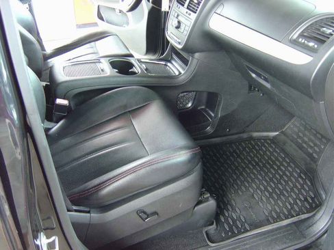 Used 2018 Dodge Grand Caravan GT image 16