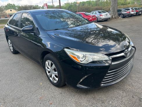 Used 2015 Toyota Camry LE image 13