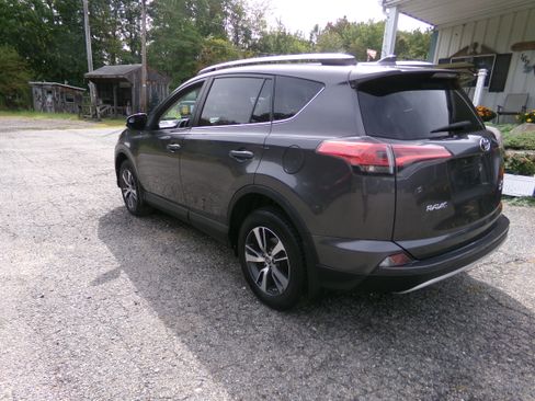 Used 2016 Toyota RAV4 XLE image 9