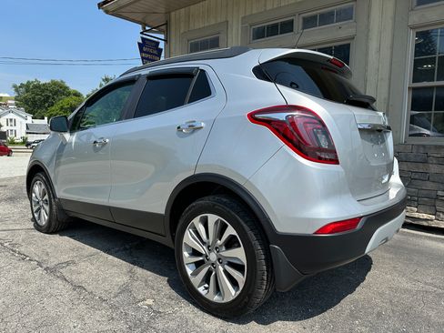 Used 2019 Buick Encore Preferred image 3