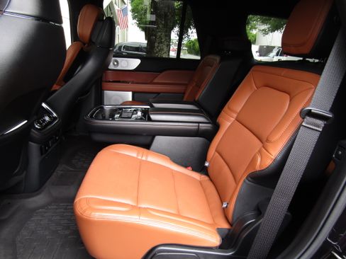 Used 2020 Lincoln Navigator 2WD Reserve image 10